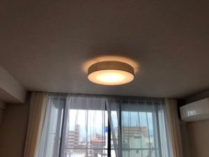 名古屋市瑞穂区のマンションにてガラスペンダント照明高さ調節取付電気工事